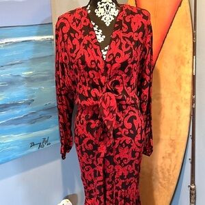 VTG, Barbara Barbara, Gorgeous Tie-Front w/Clasp V-Neck, Twirl-Able Bottom! 10